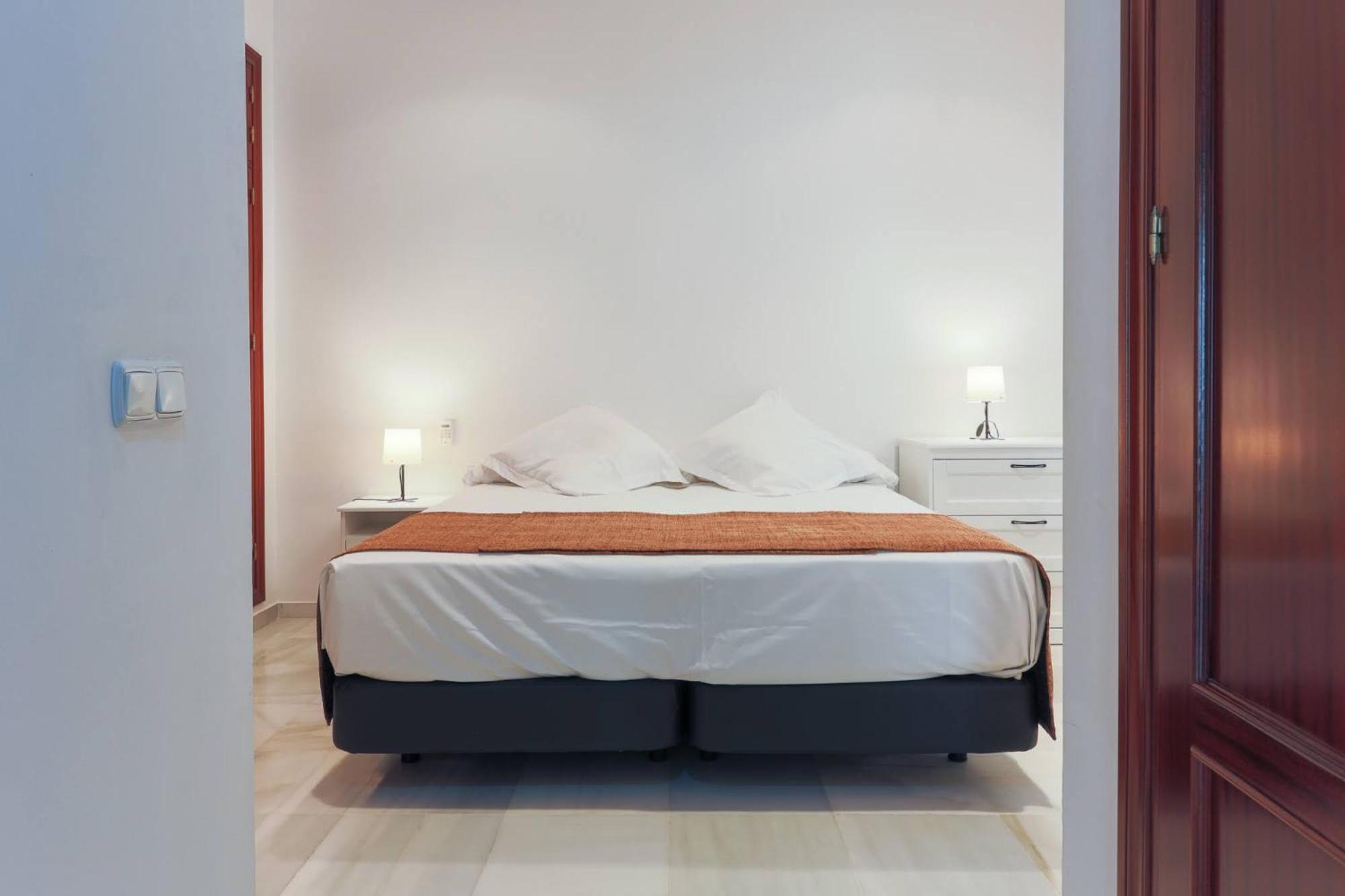 Apartamentos Los Cantaros El Puerto de Santa María Kültér fotó