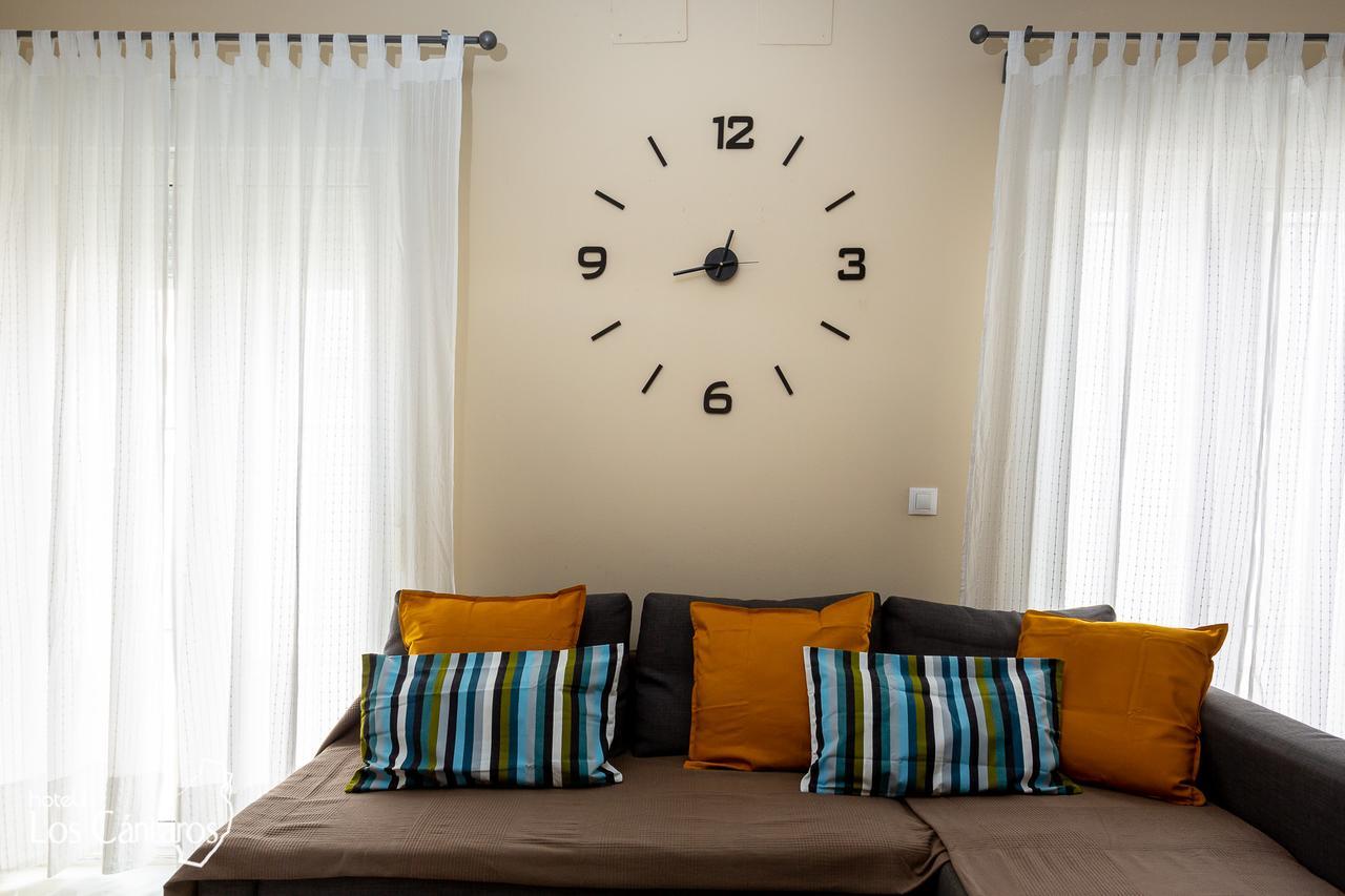 Apartamentos Los Cantaros El Puerto de Santa María Kültér fotó