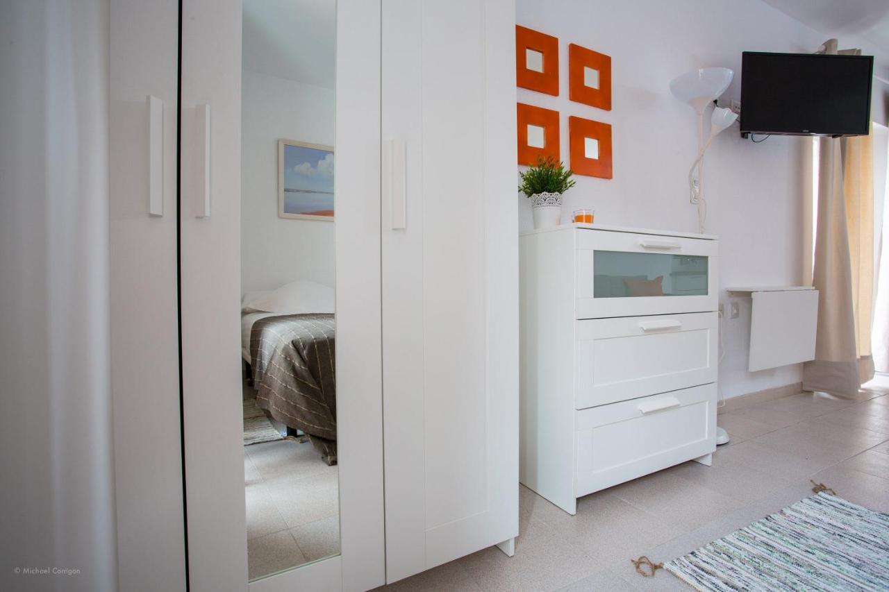 Apartamentos Los Cantaros El Puerto de Santa María Kültér fotó